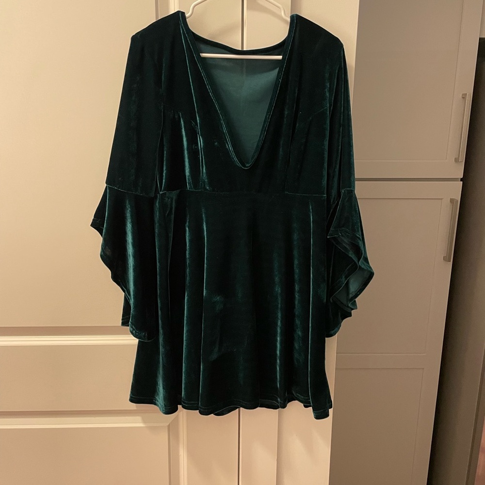 Dark green velvet dress with bell sleeves. Size L